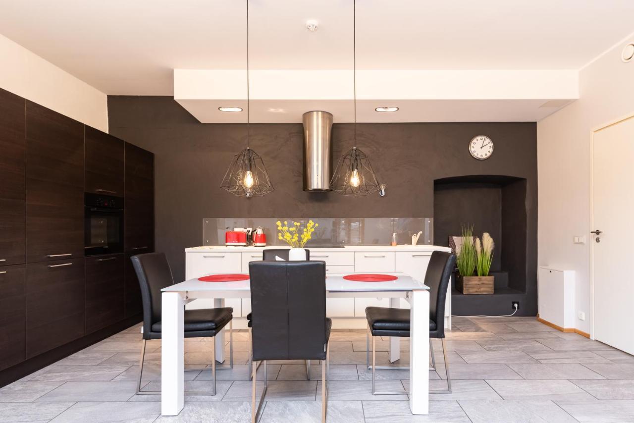 Stylish Apartment With Parking In Telliskivi Tallin Exterior foto