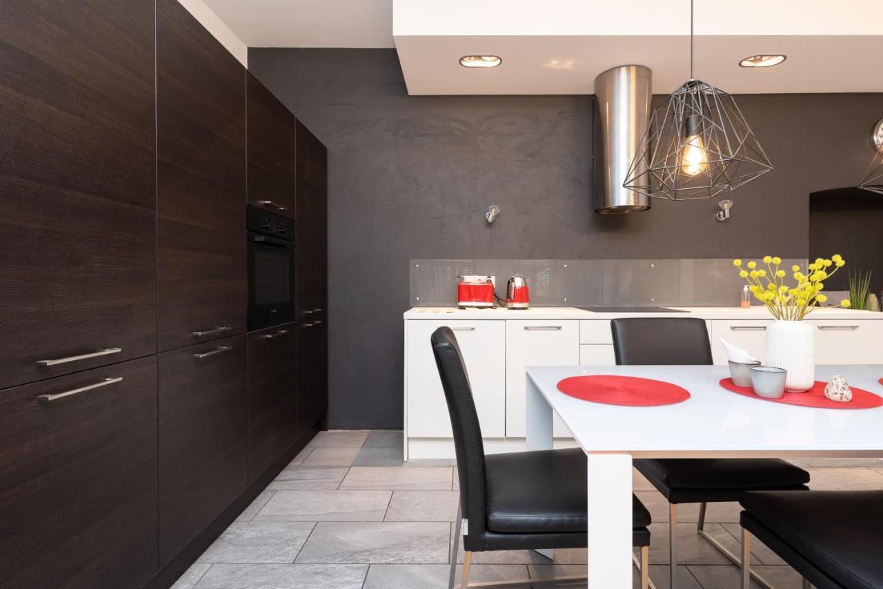 Stylish Apartment With Parking In Telliskivi Tallin Exterior foto