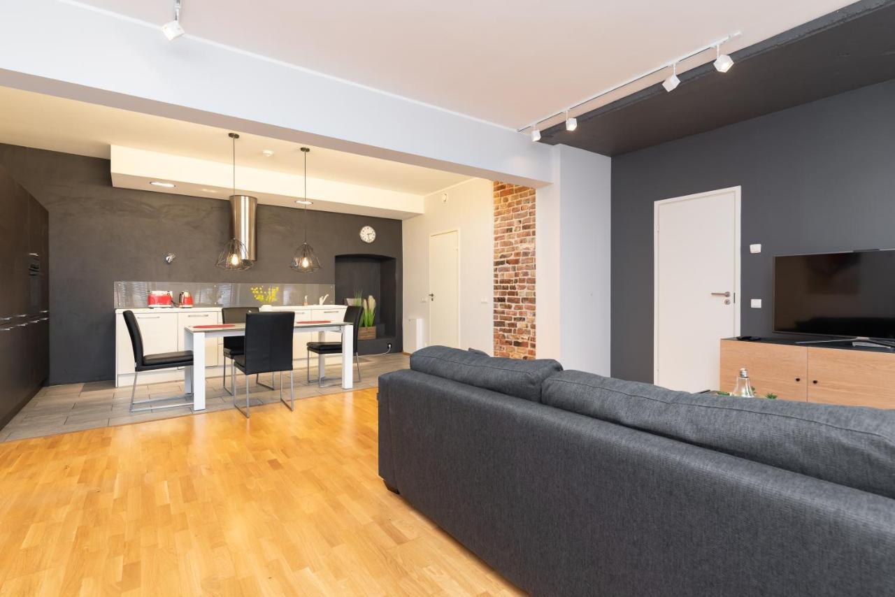 Stylish Apartment With Parking In Telliskivi Tallin Exterior foto