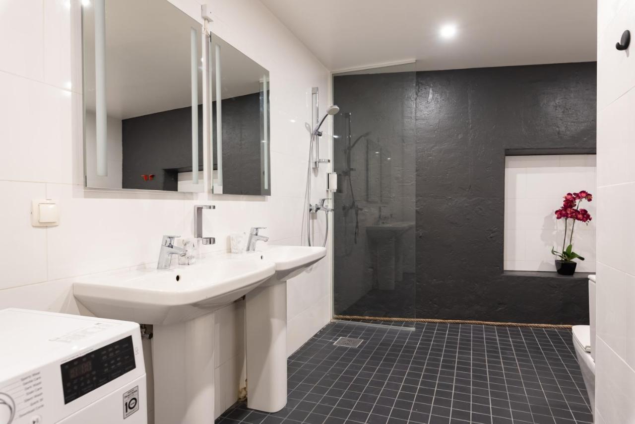Stylish Apartment With Parking In Telliskivi Tallin Exterior foto