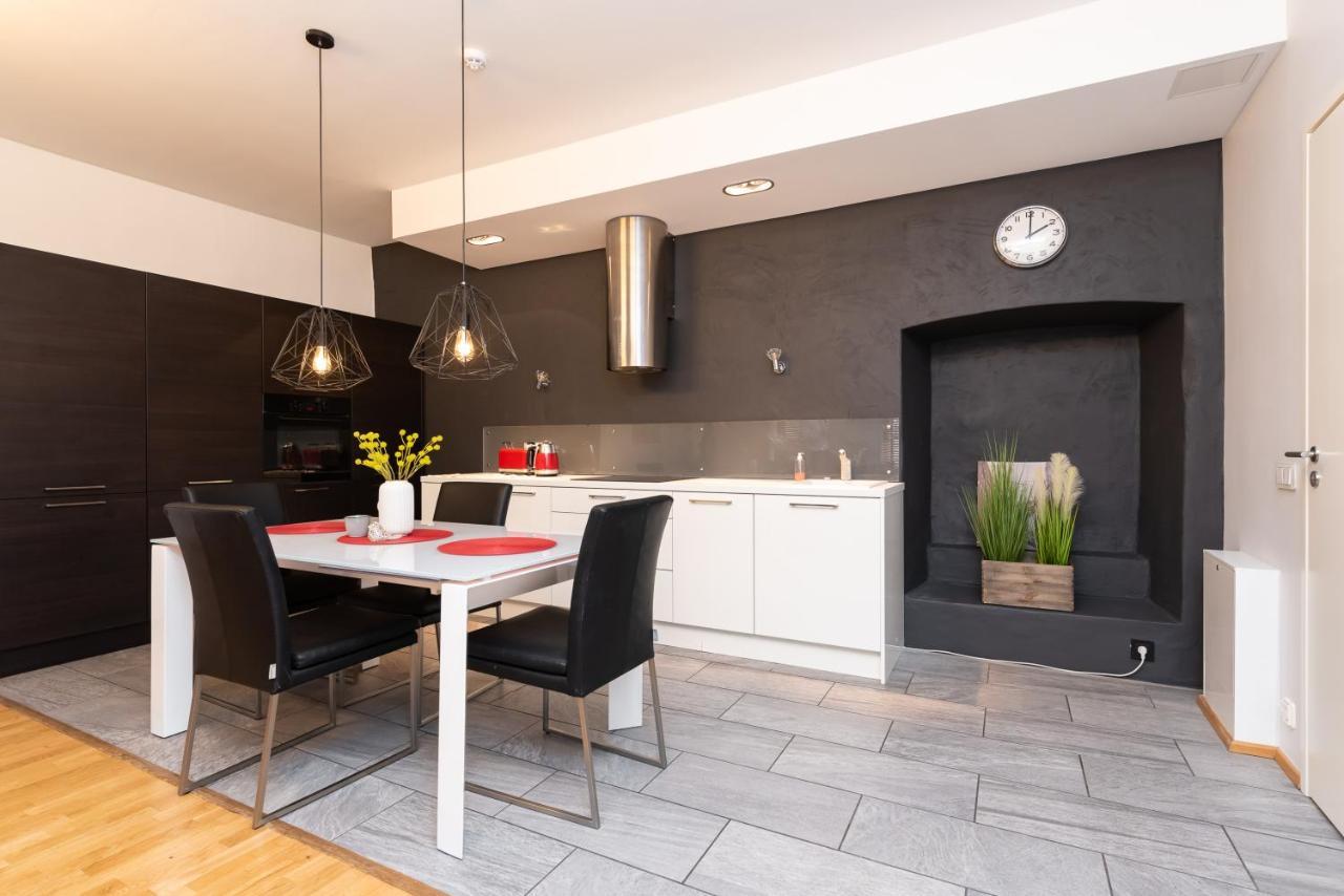 Stylish Apartment With Parking In Telliskivi Tallin Exterior foto