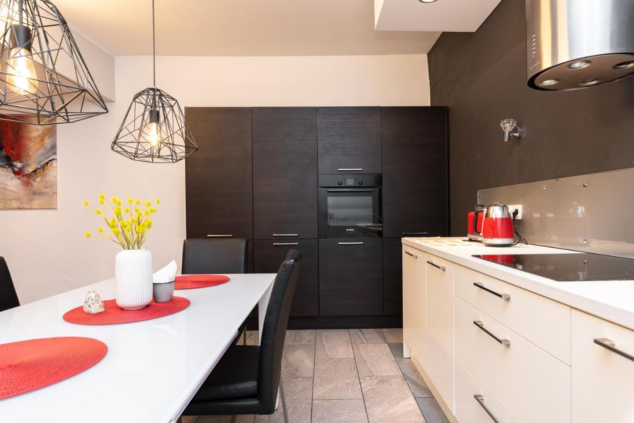 Stylish Apartment With Parking In Telliskivi Tallin Exterior foto