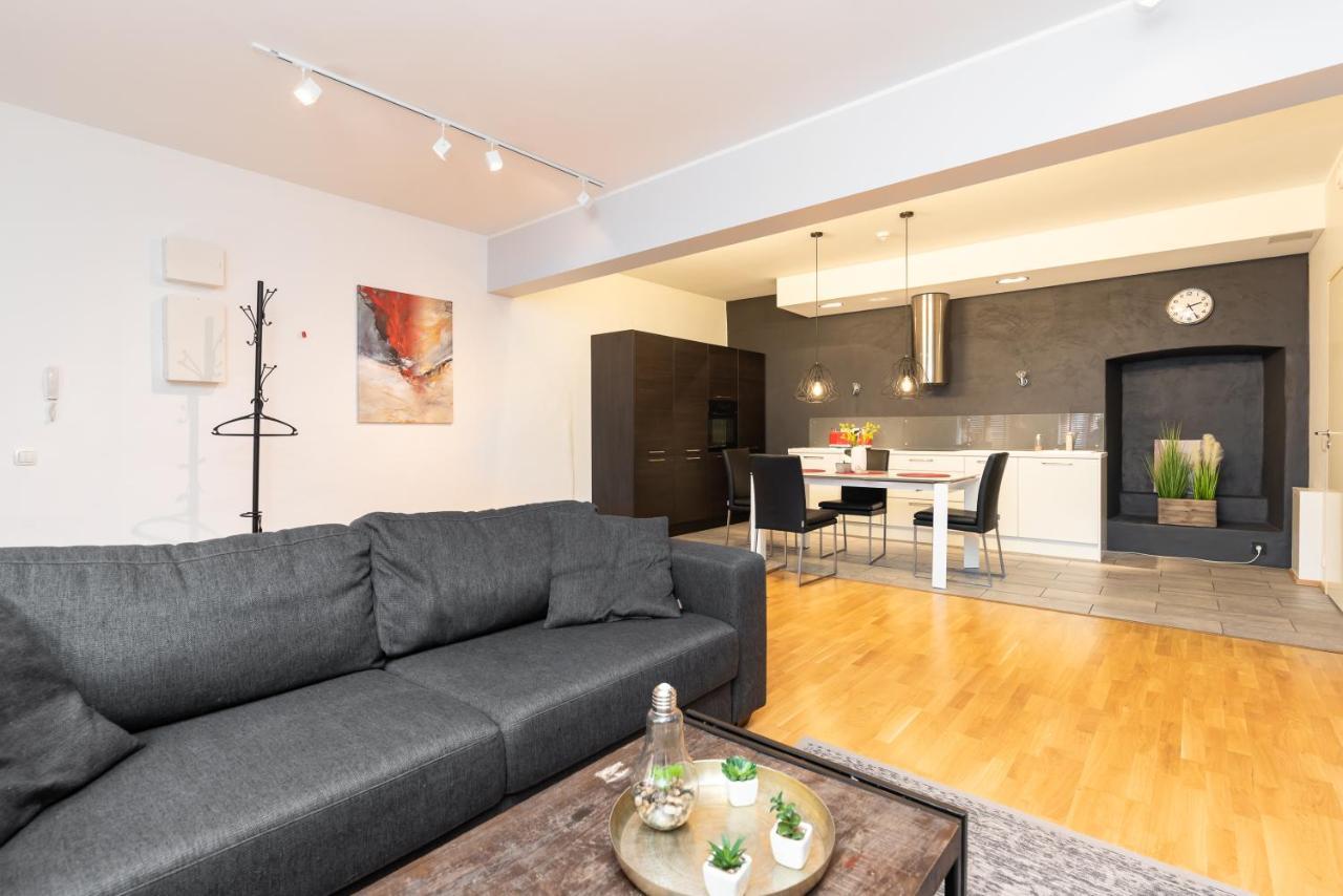 Stylish Apartment With Parking In Telliskivi Tallin Exterior foto